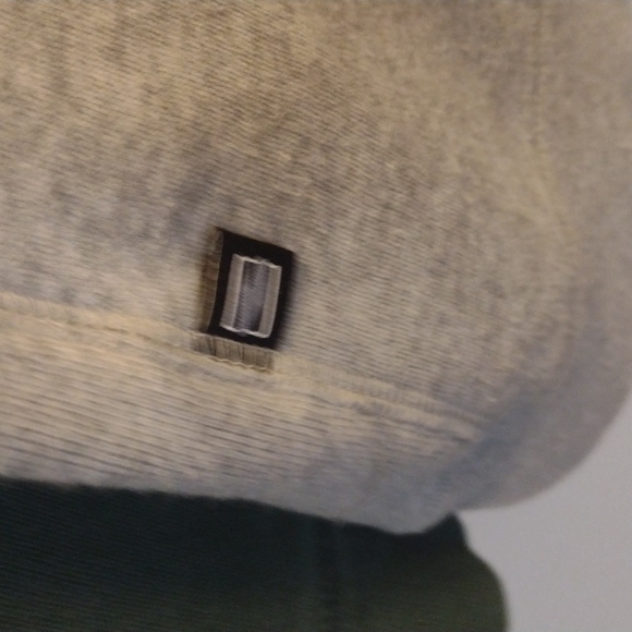 GREEN BAY COLORED.  SIMPLY DOR SPORTS.  NICELY LINED HOOD . - Picture 6 of 8